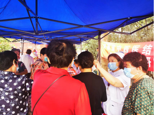 （挂网稿）河南省中西医结合医院开展老年健康周义诊宣教活动1077.png